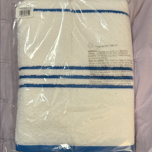 Tommy Hilfiger White and Blue Bath Towel - Picture 2 of 2